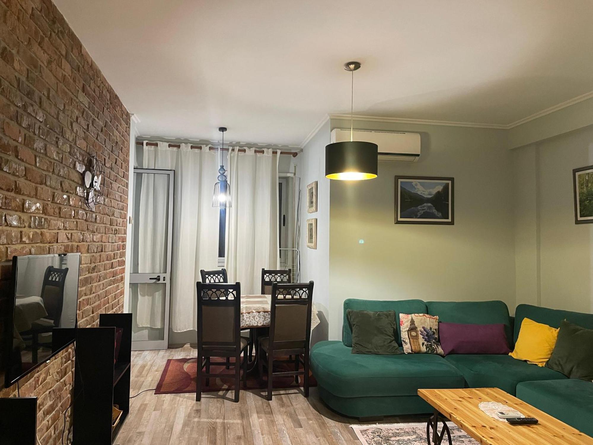 Bricks Apartment Near Pazari I Ri Tirana Buitenkant foto