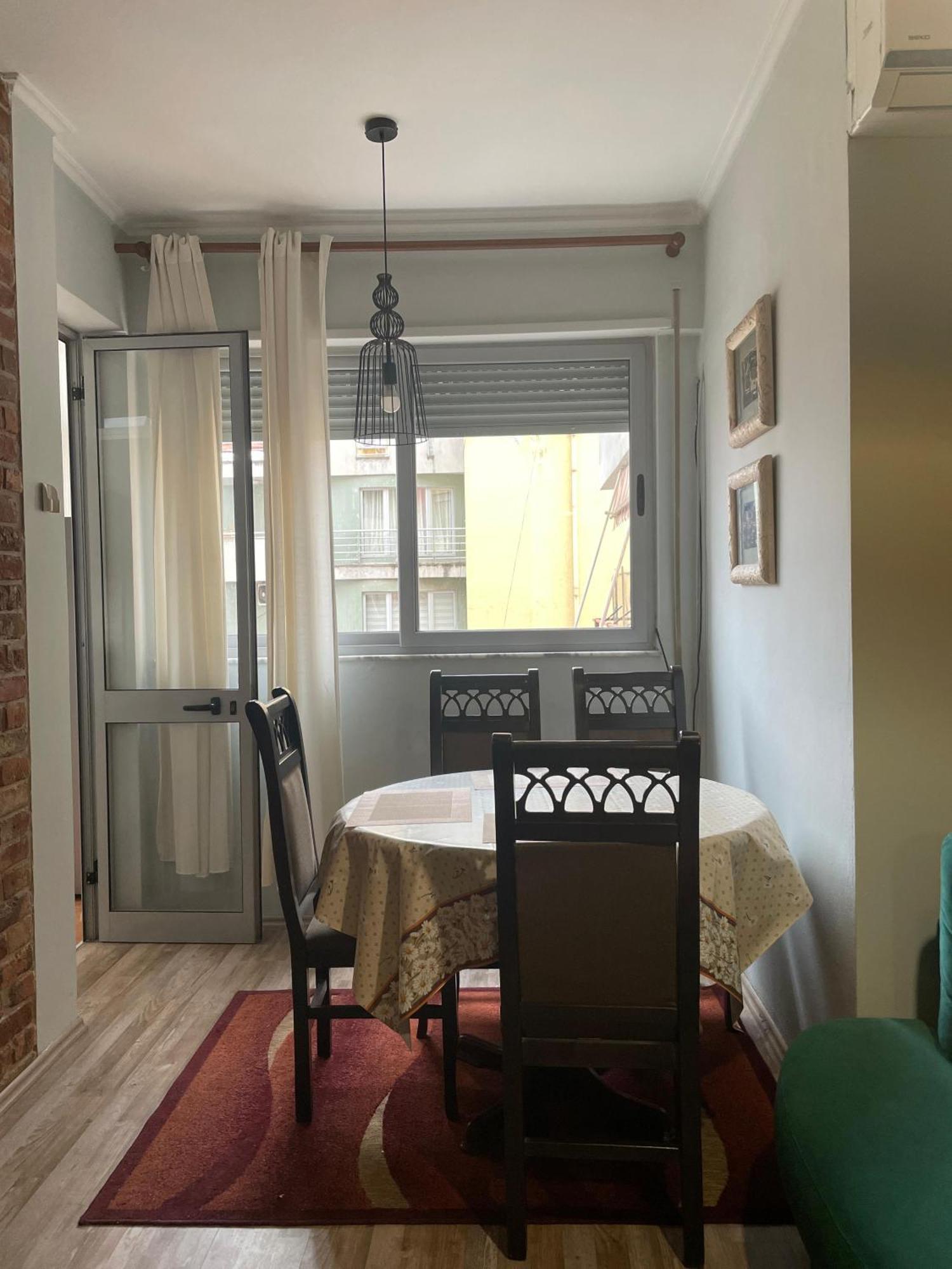 Bricks Apartment Near Pazari I Ri Tirana Buitenkant foto