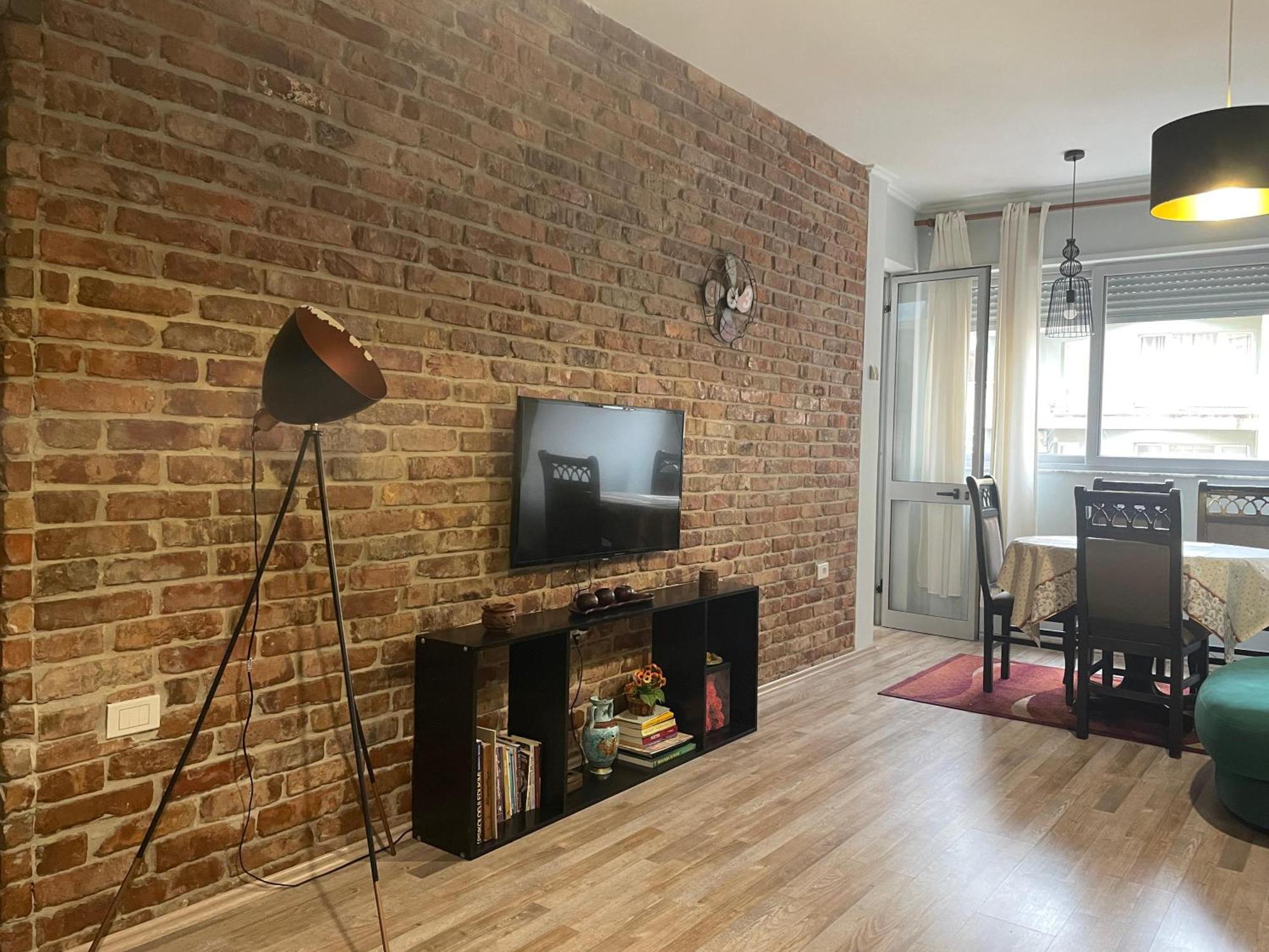 Bricks Apartment Near Pazari I Ri Tirana Buitenkant foto